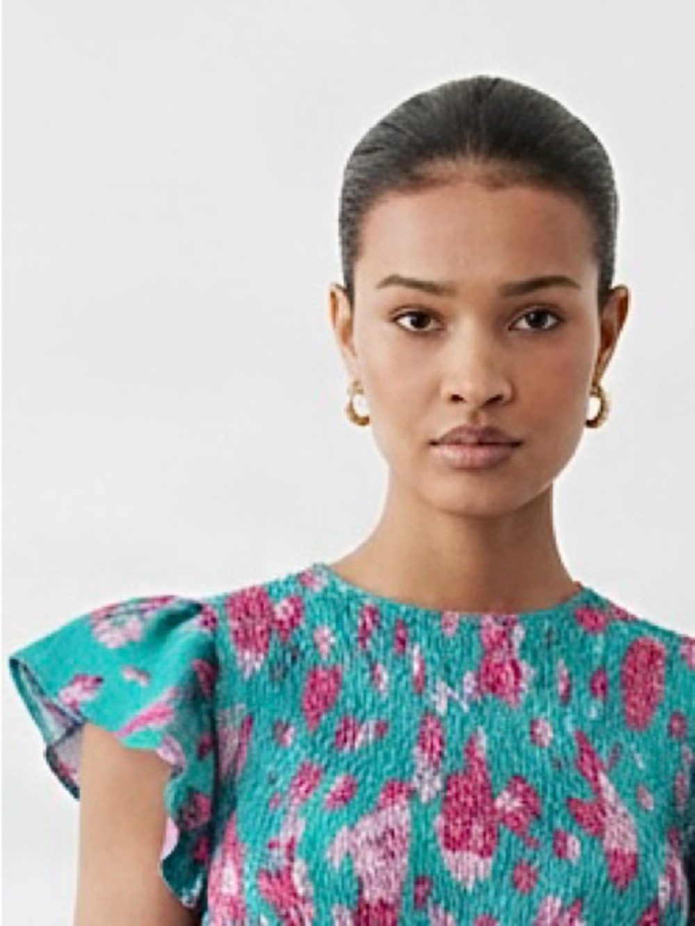 Floral Textured Flutter-Sleeve summer blouse size small
